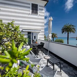 Casa Garibalda - Seafronf , Rapallo Italy